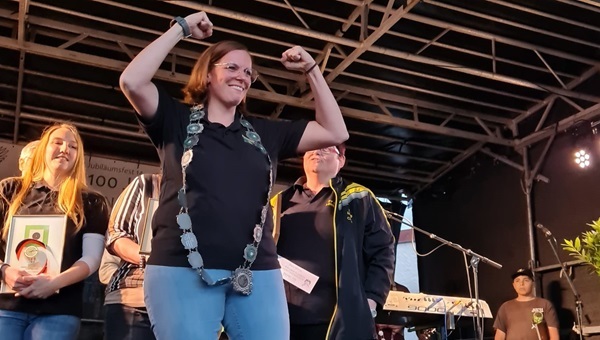 Bezirksehrenabend und 100 Jahresfeier der Schützengesellschaft in Semd 